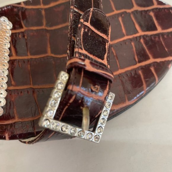 Charles David High Heel 7.5 Crocodile Patent Leather design in box - Picture 5 of 7